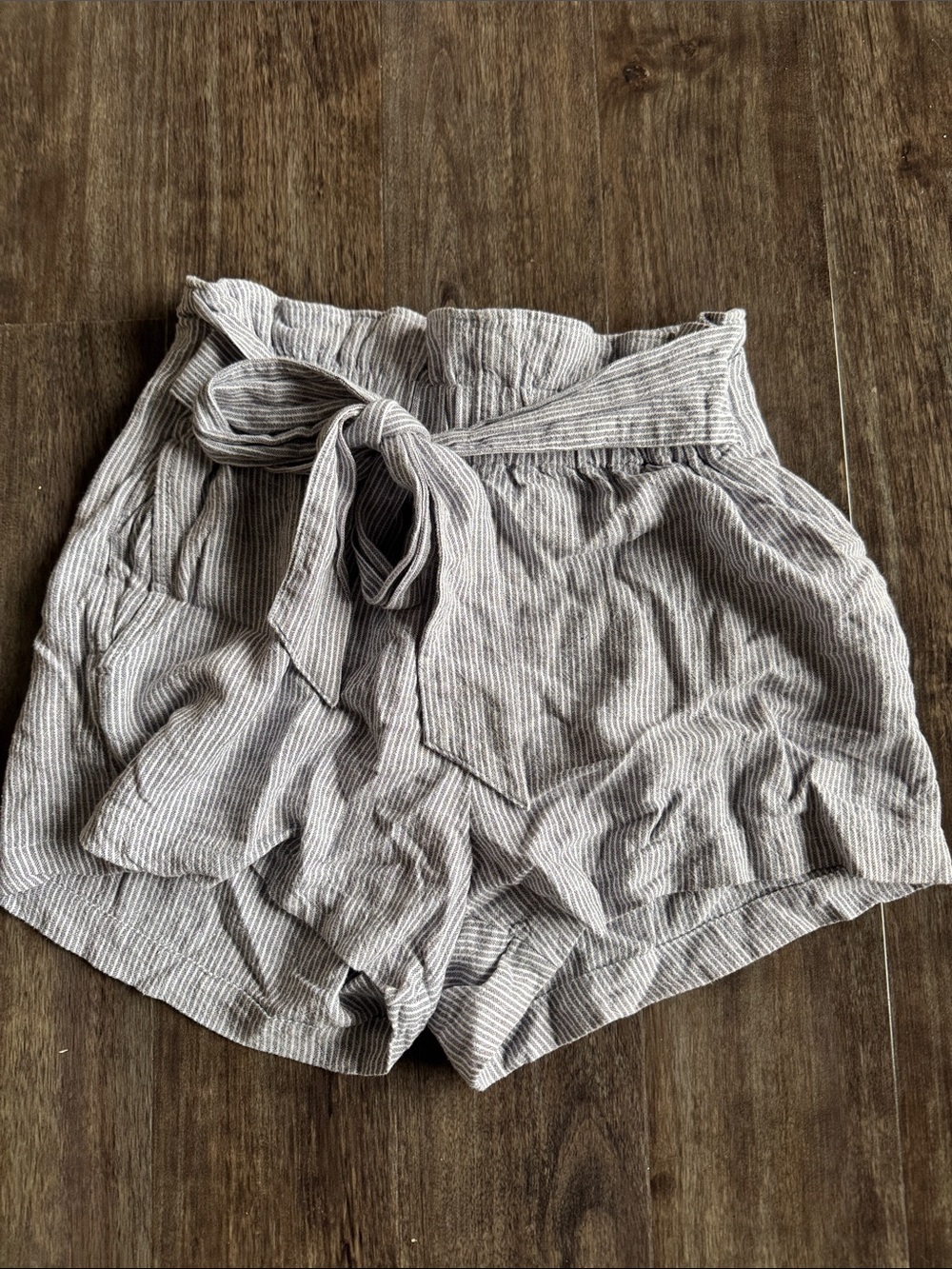 Abercrombie & Fitch High-Waist Striped Tie-Belt Shorts in Light Gray